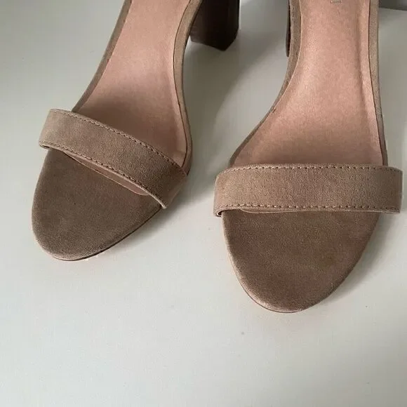 Madden Girl Nude Tan Faux Suede Ankle Strap Block Heels Bellaas Sz 9.5 NEW - Picture 3 of 10